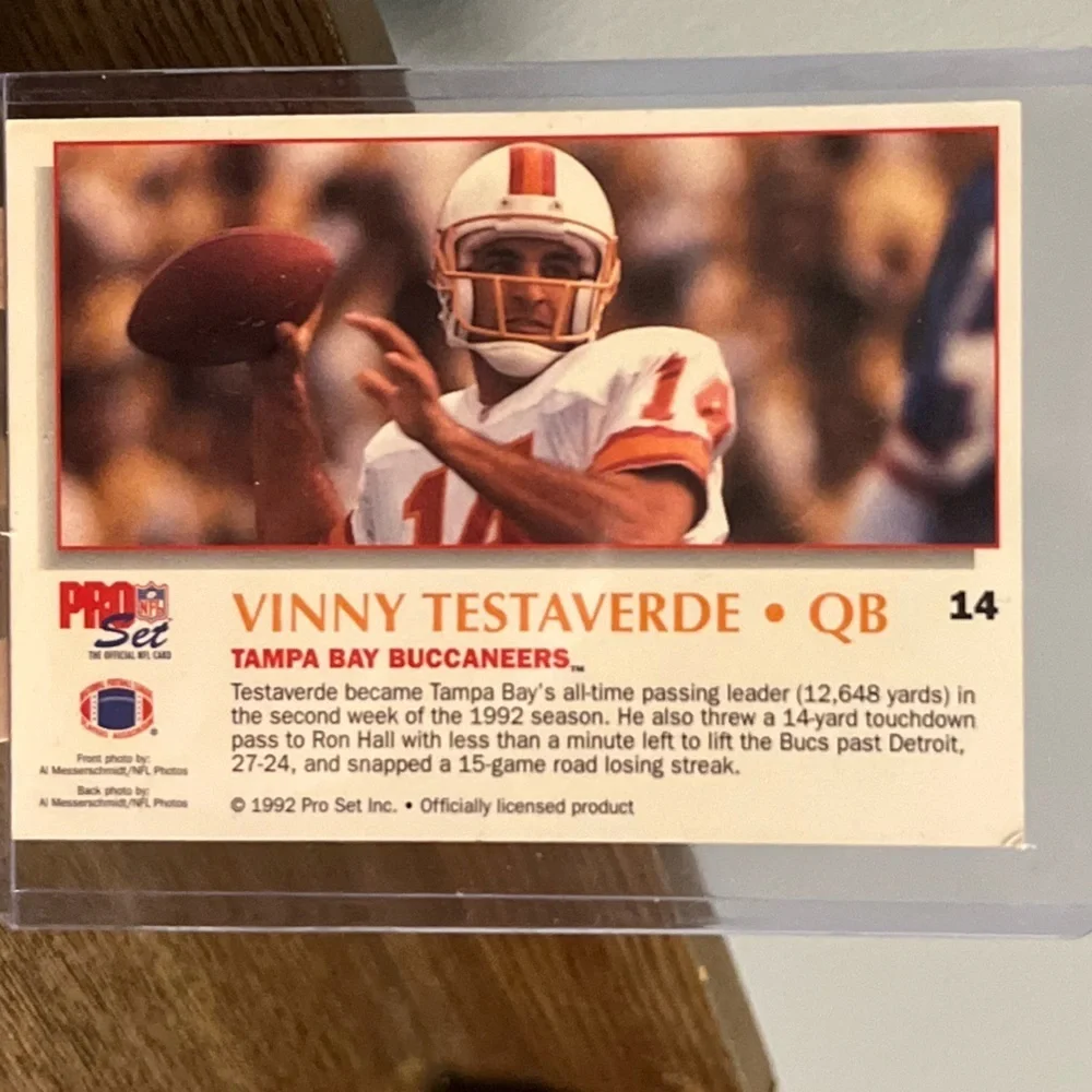 Autographed 🏈 Vinny Testaverde #14, 1992 Pro Set Signed NFL Football Card